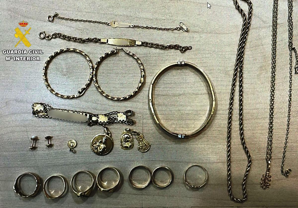 La Guardia Civil detiene a un hombre por el robo de joyas valoradas en 2.000 euros