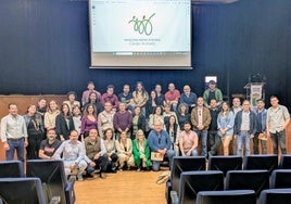 Fotografía de familia de los participantes en la jornada de puertas abiertas