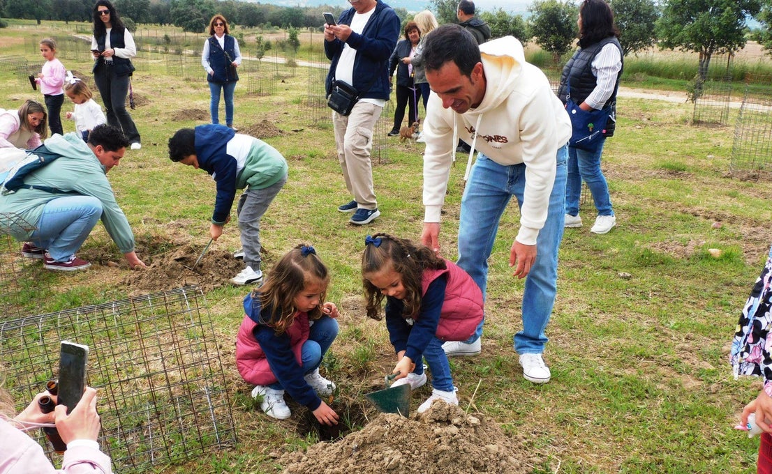 Majadas conmemora los 25 años de la Fiesta de la Encina