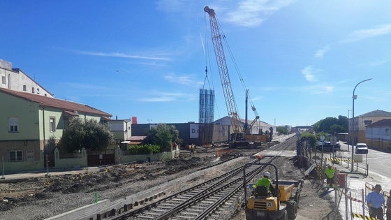 El cierre del paso a nivel de Pablo Luengo pone en riesgo algunos negocios