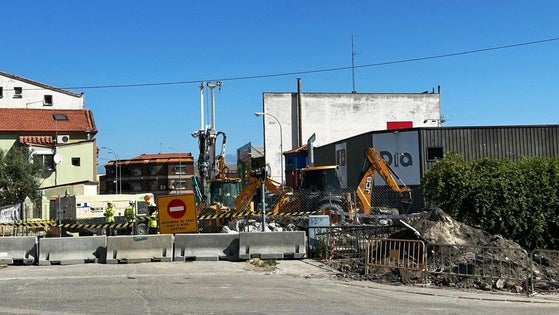 El Ayuntamiento debe atender el daño que sufren vecinos, empresas y trabajadores por las obras del tren