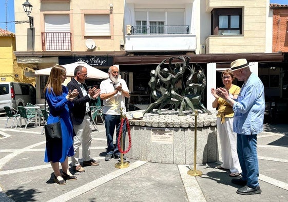 Claudio Favier Orendain recibe un cálido homenaje