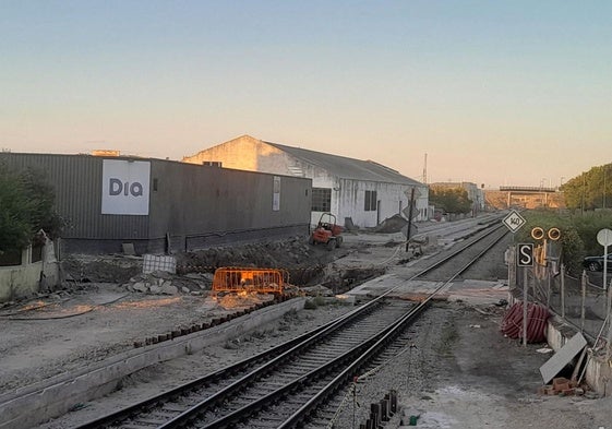 El pleno aprueba una moción de Liberales por las obras del tren