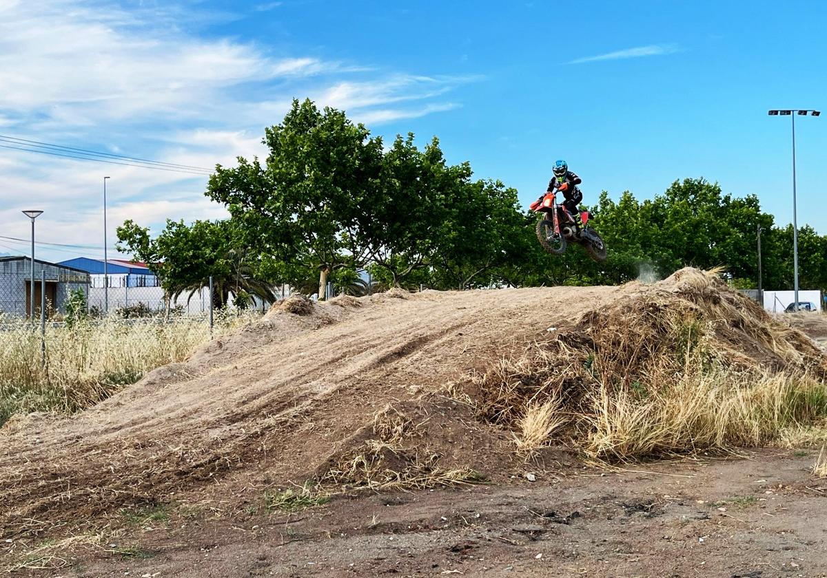 Inaugurado el circuito de motocross que se ha creado en la ciudad deportiva