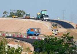 El nuevo puente de la zona de los Sauces se quiere poner en uso a primeros de julio