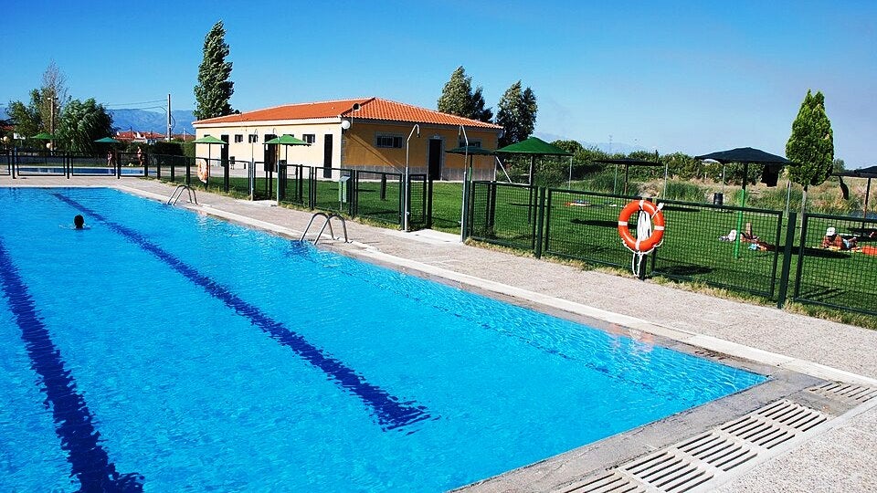 La piscina de Saucedilla todavía no funciona este verano