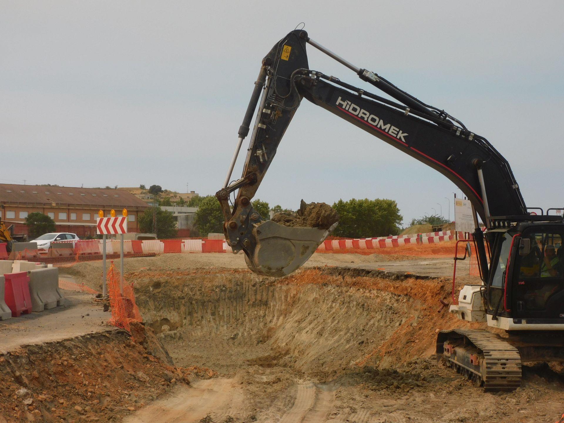 El viejo puente de la Nacional V a la espera de ser derribado