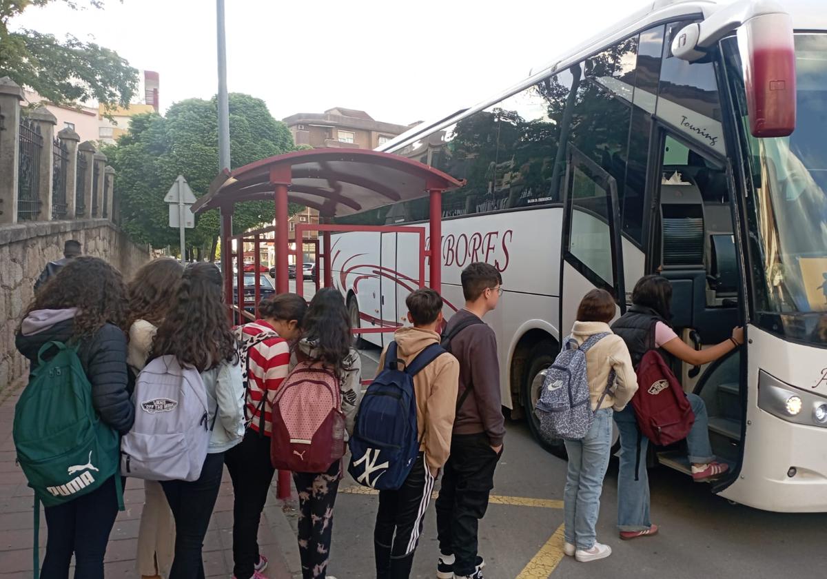 Autobús de transporte escolar implantado este curso