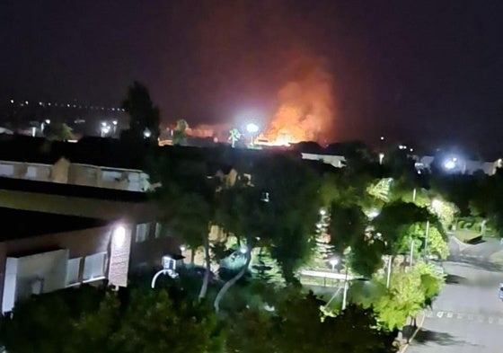 Un rayo provoca un incendio en las traseras de la ITV