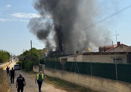 El incendio ha generado abundante humo