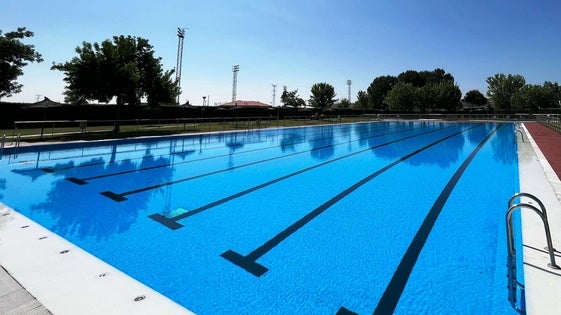 Vuelve a abrir la piscina municipal tras reparar la avería que motivó su cierre