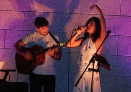 En el patio de la Fundación Concha