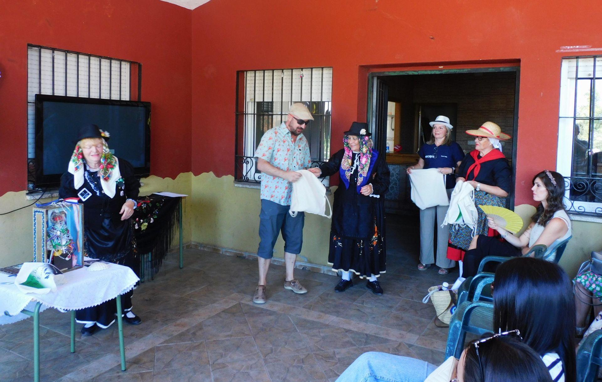 El Encinar, embajadores del folklore por el mundo