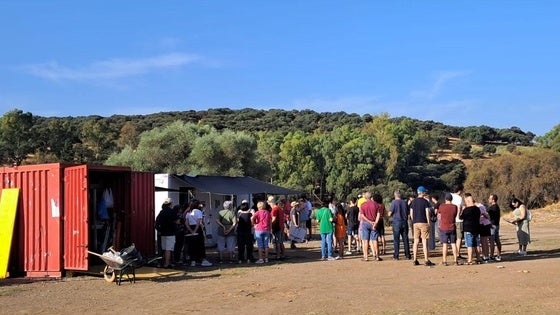 Un centenar de personas participa en la jornada de puertas abiertas de Madinat Albalat