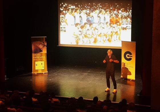Juan Manuel López Iturriaga en el Teatro del Mercado
