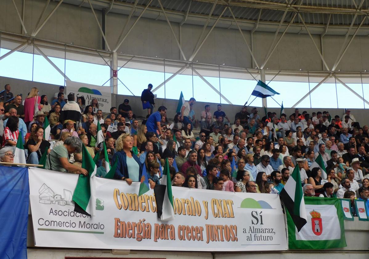 Aspecto de la grada del edificio multiusos en la jornada del sábado
