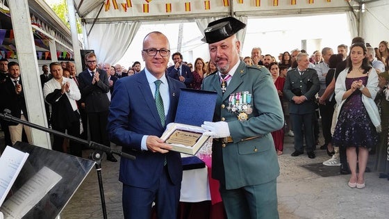 El capitán exalta los «valores humanos» en el día de la Guardia Civil