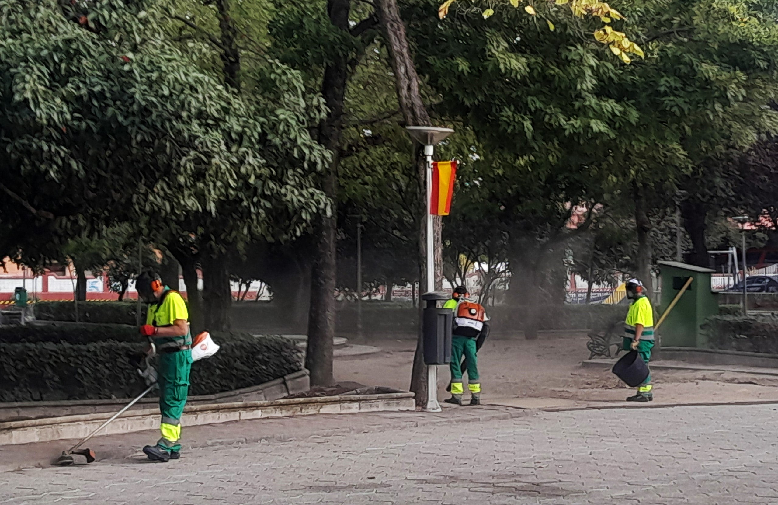 Trabajos en el parque municipal de cara a la jura
