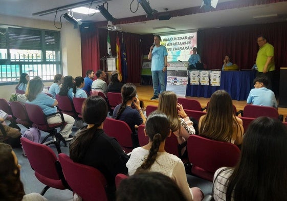 Actividad de finales del pasado curso en el instituto Zurbarán
