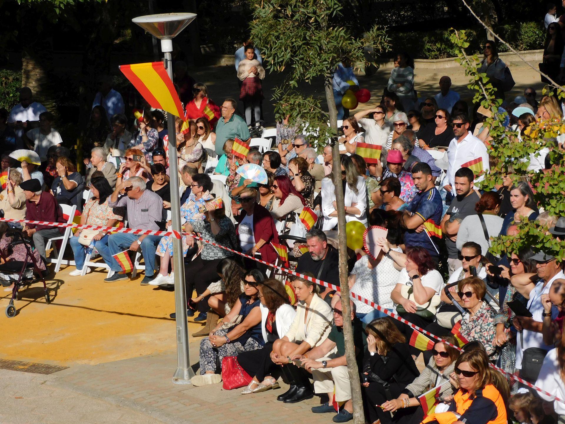 Unos 200 &#039;jurandos&#039; protagonizan una emotiva jura de bandera para personal civil