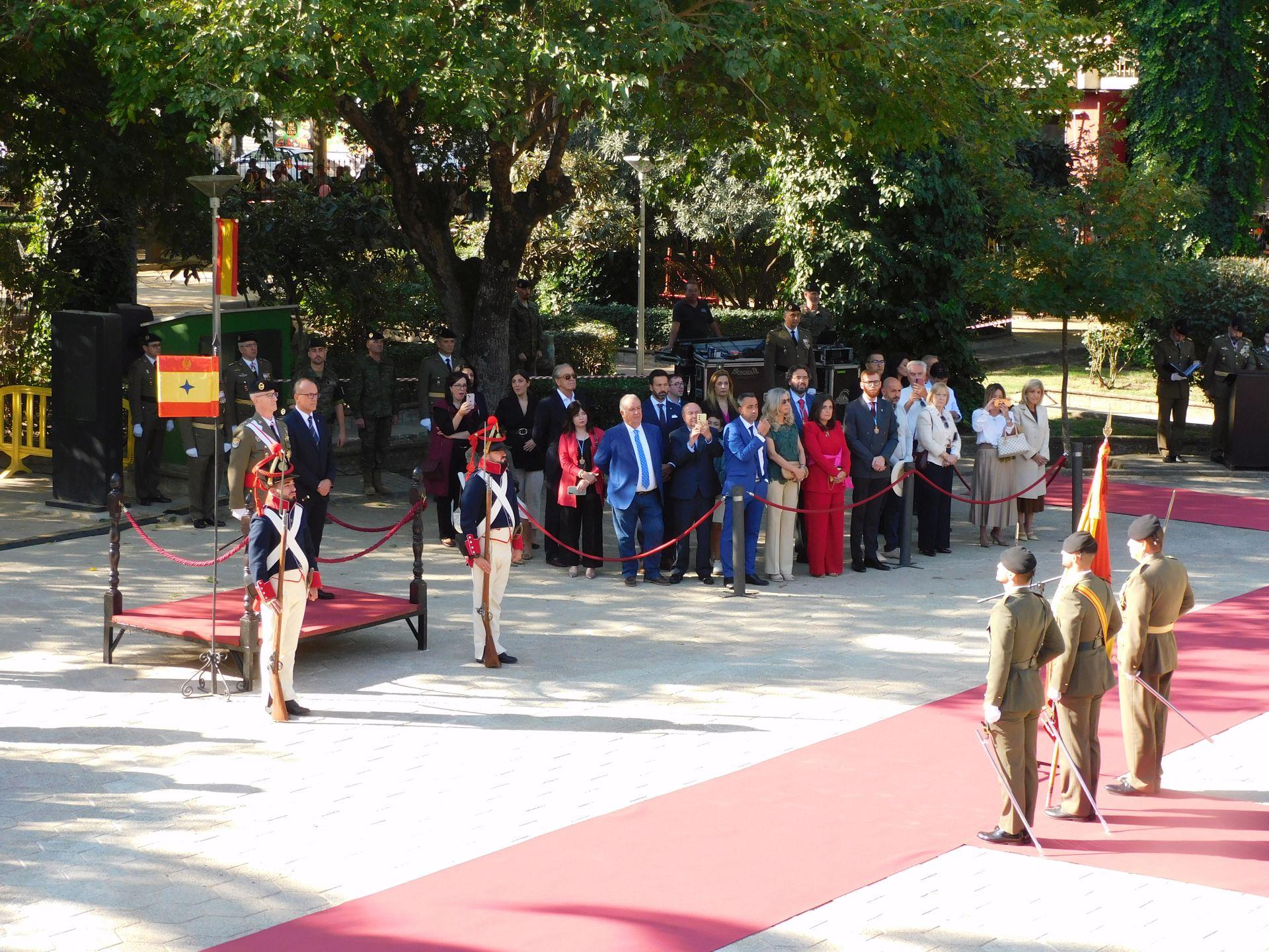 Unos 200 &#039;jurandos&#039; protagonizan una emotiva jura de bandera para personal civil