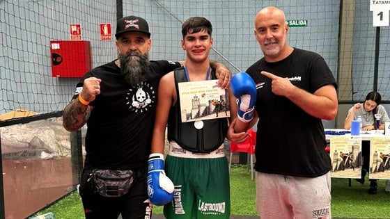 El joven moralo Yadiel Expósito, medalla de oro en Kick Boxing en Ávila