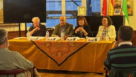 El Hogar Extremeño acoge la presentación del número XVI del Cuaderno Extremeño para el Debate y la Acción