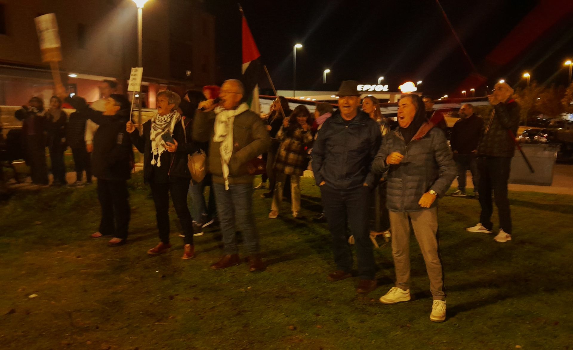 Concentración antifascista para recibir a Abascal