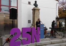 Cristina Marcos en la lectura del manifiesto