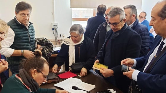 El autor local Julio Gutiérrez presenta su segunda obra, 'Hálito de Concordia Dorada'