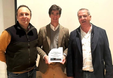 La Peña Taurina Castejá premia al torero sevillano Esaú Fernández