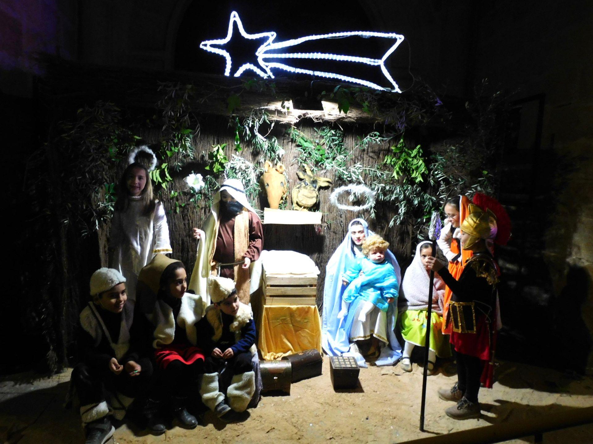 La cabalgata de los Reyes Magos y los regalos despiden la Navidad