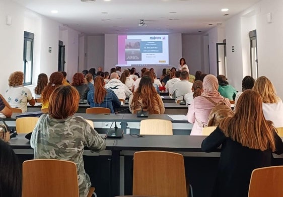 Fundación Mujeres reanuda sus programas de empleo