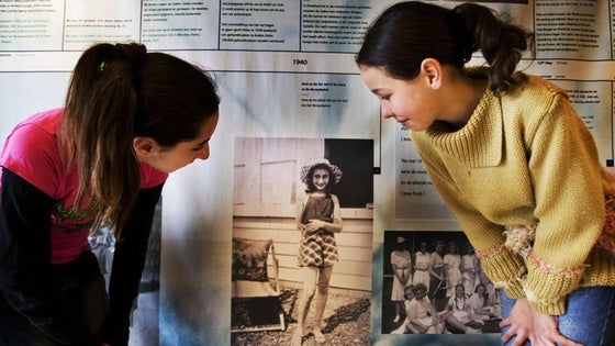 'Anna Frank, una historia vigente' permanecerá tres semanas en el IES Zurbarán