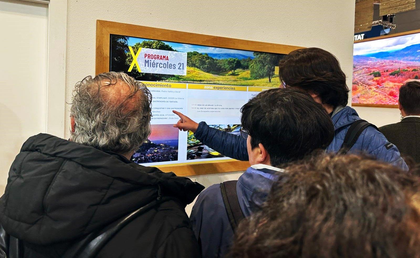 El Campo Arañuelo promociona turismo y folklore en la FITUR
