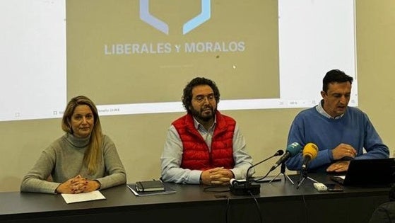 «La gente se va a comprar a otros sitios por cómo está Navalmoral», dice Liberales