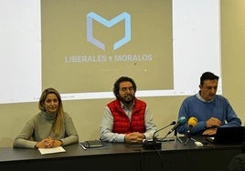 «La gente se va a comprar a otros sitios por cómo está Navalmoral», dice Liberales