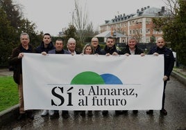 Alcaldes del entorno entregan una carta dirigida a Pedro Sánchez para evitar el cierre de la central nuclear