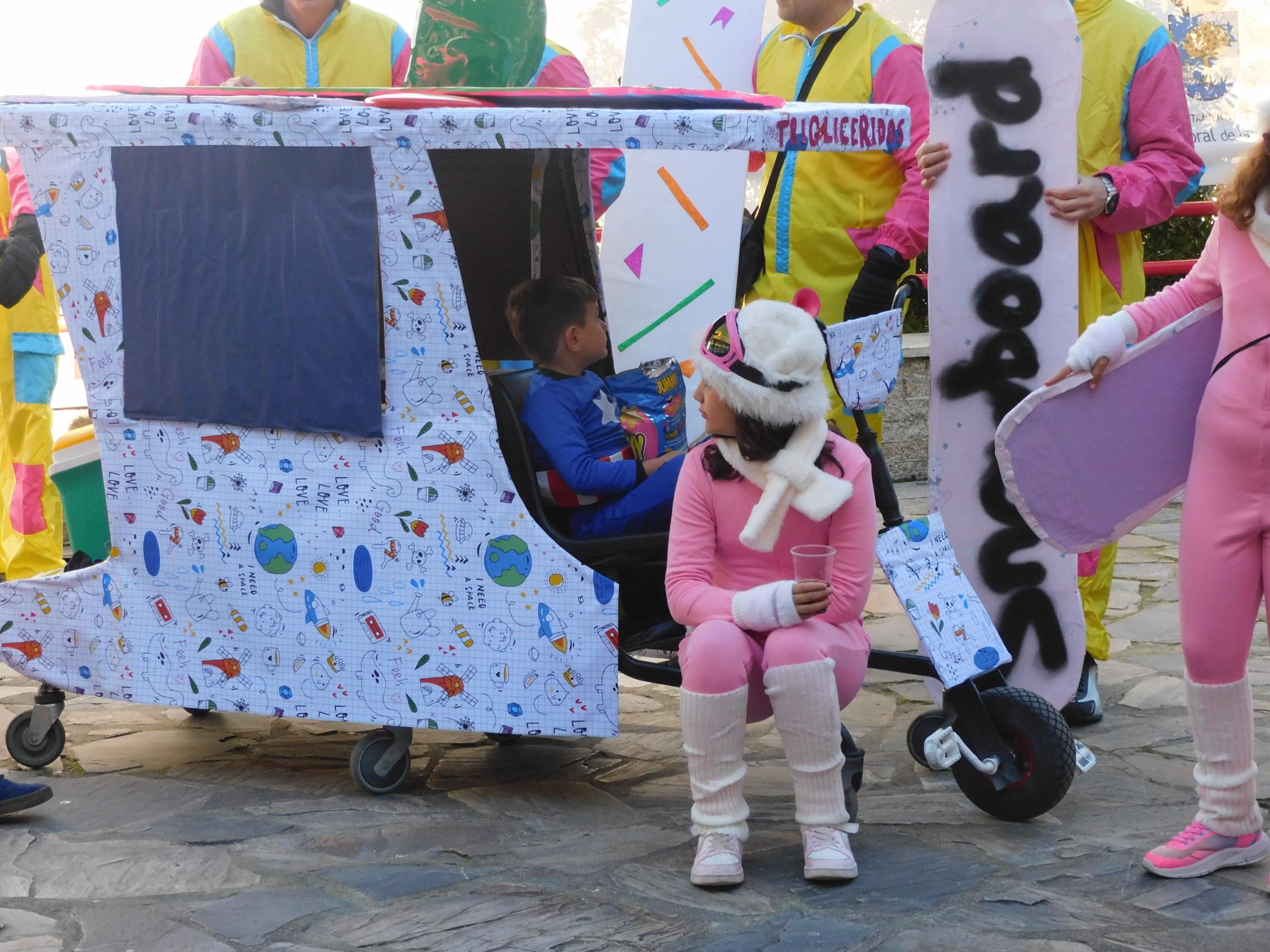 Cerca de 150 grupos pasan por el 'Cómete el Carnavalmoral'