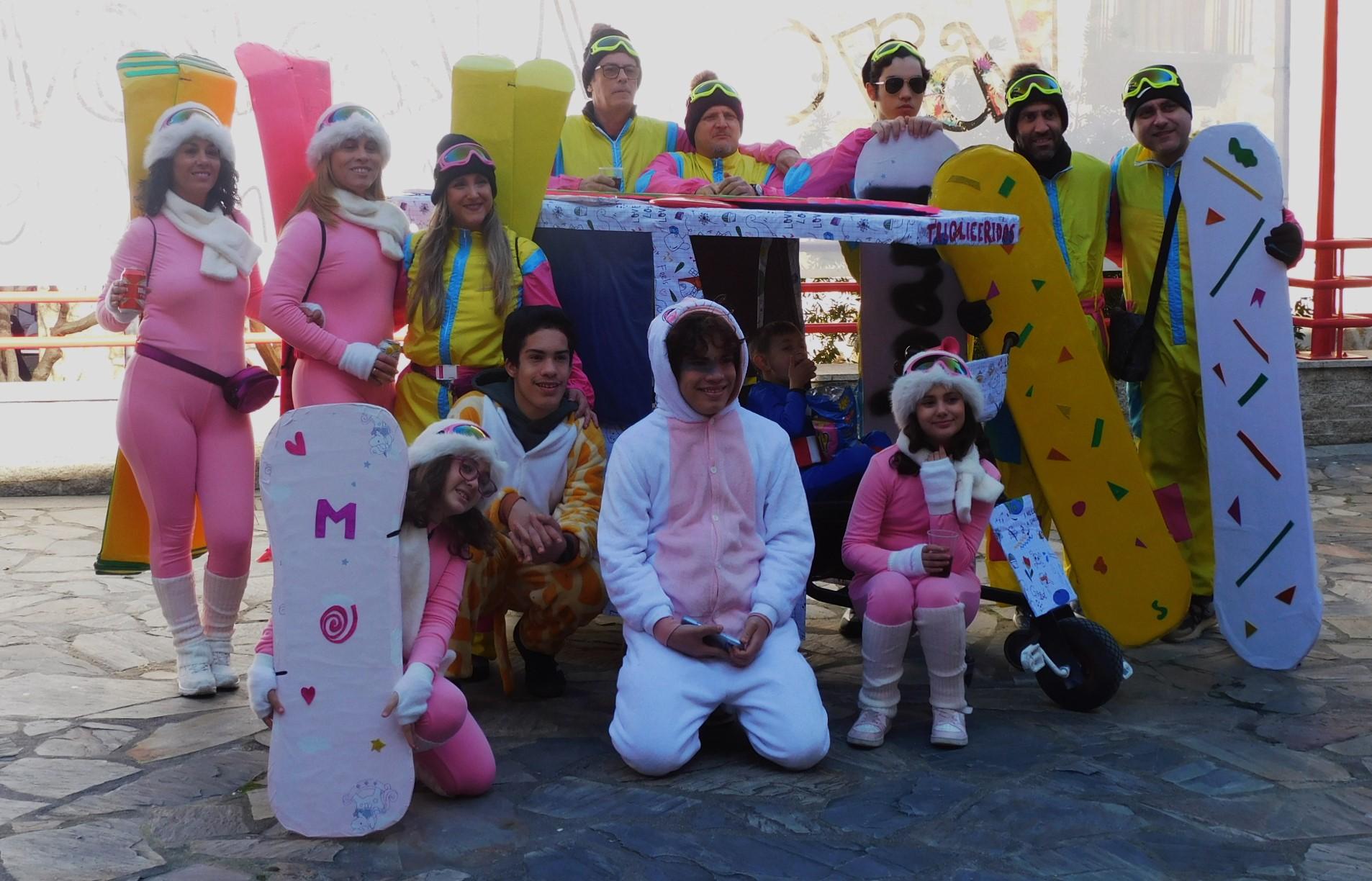 Cerca de 150 grupos pasan por el 'Cómete el Carnavalmoral'