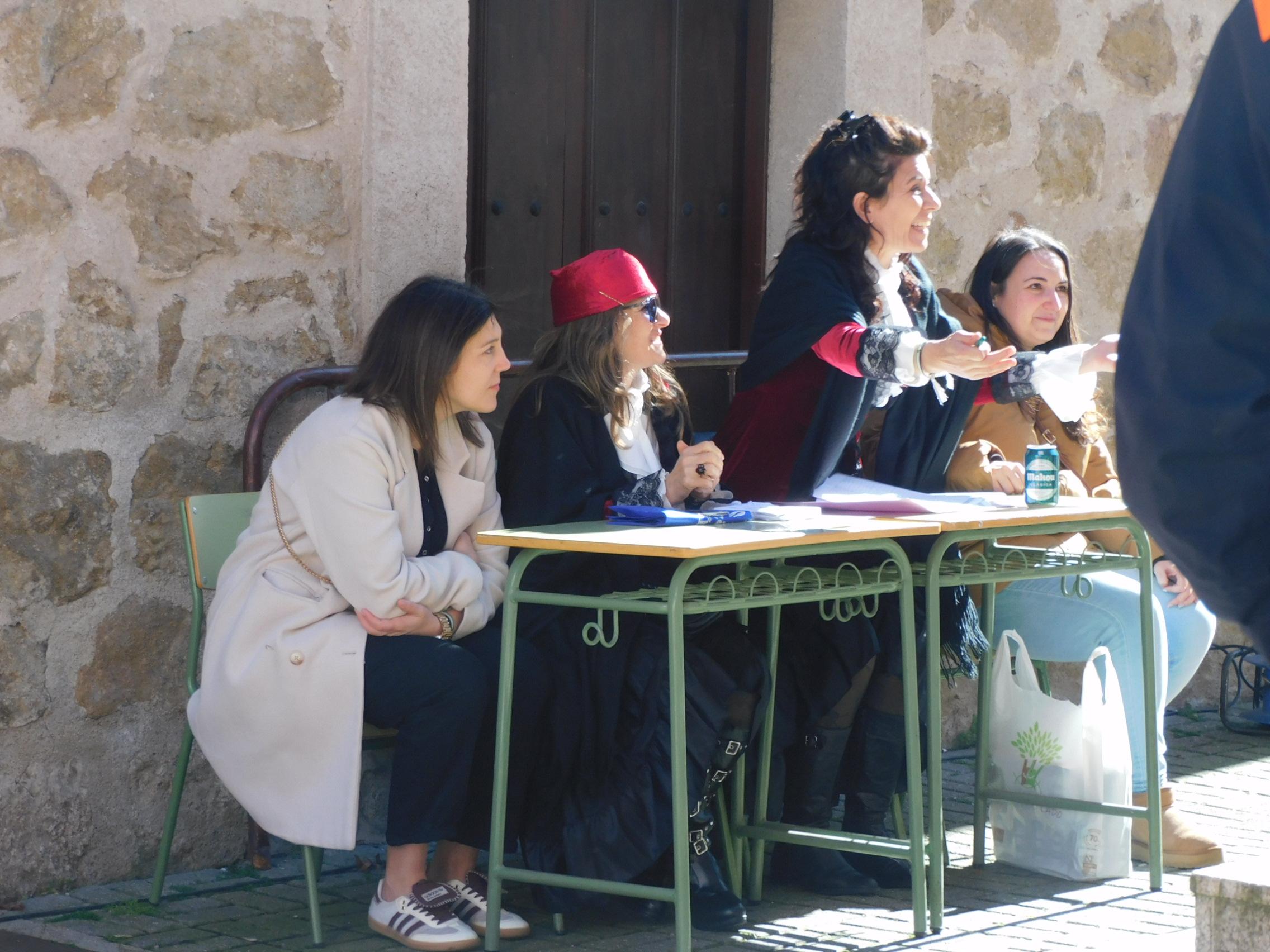 Cerca de 150 grupos pasan por el 'Cómete el Carnavalmoral'