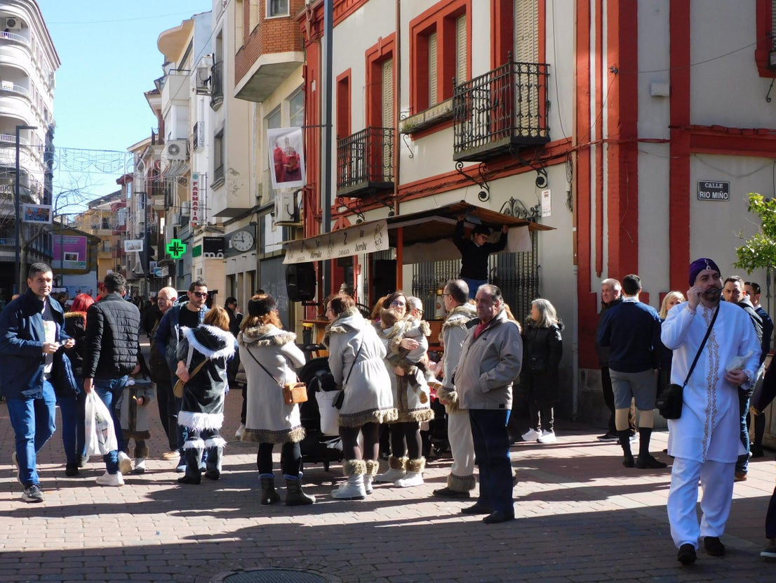 Cerca de 150 grupos pasan por el 'Cómete el Carnavalmoral'