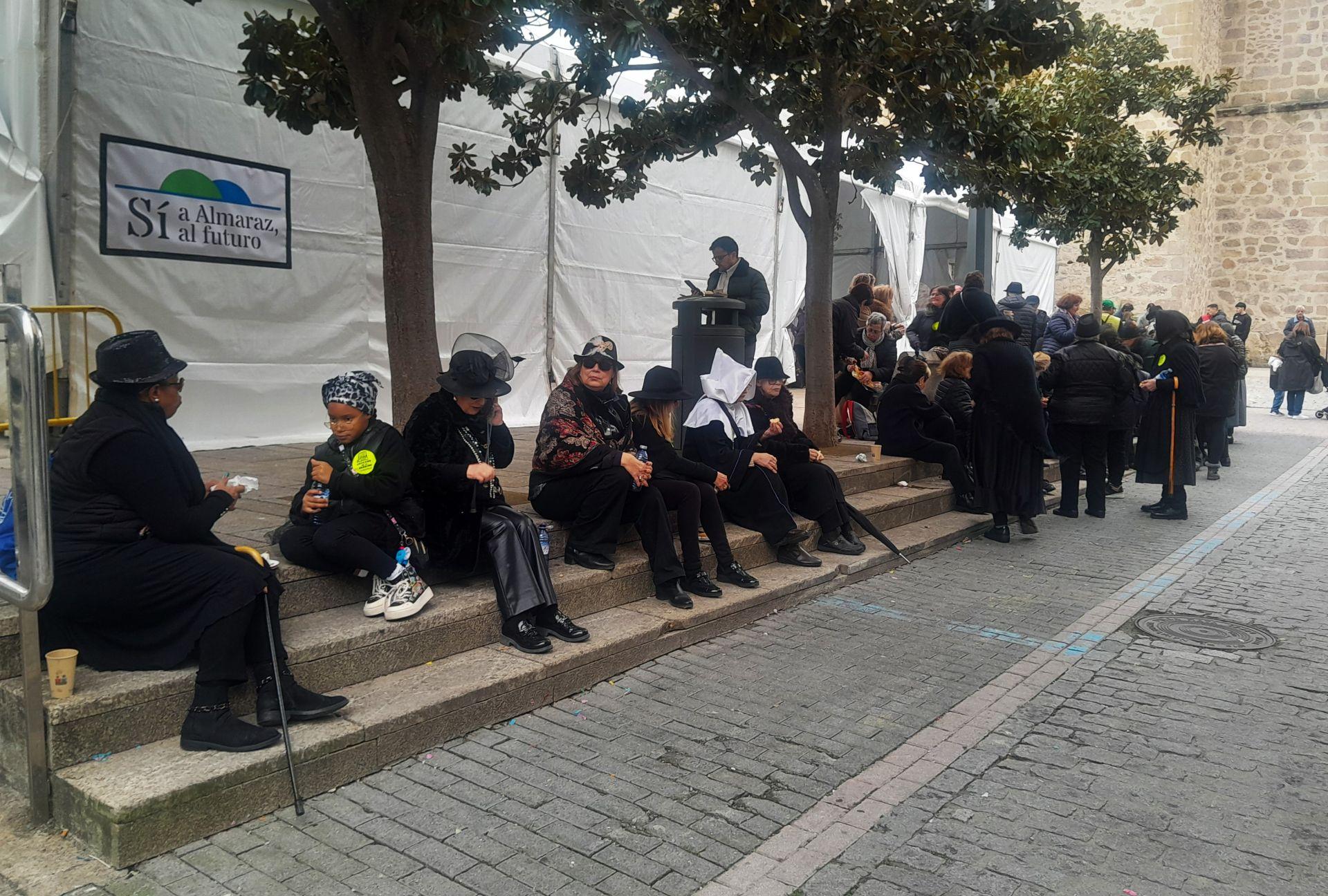 La sardina y los fuegos artificiales despiden, un año más, el Carnaval