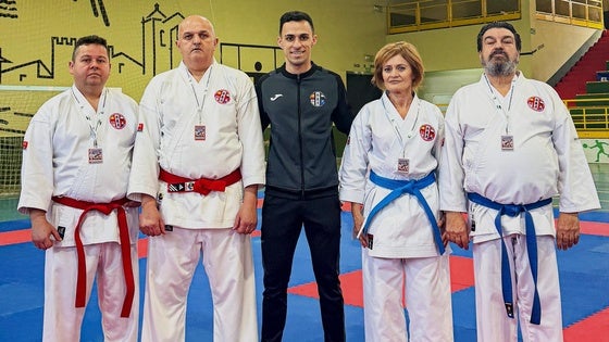 El gimnasio Miguel Ángel suma siete medallas en el Campeonato Máster de Karate