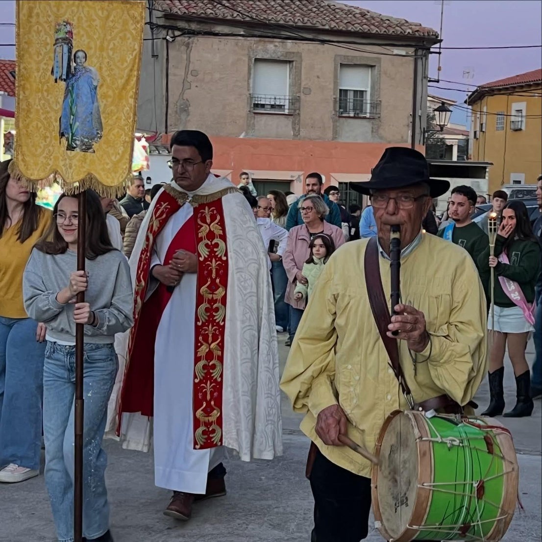 Valdehúncar brilla con el Ángel y el Cristo del Perdón