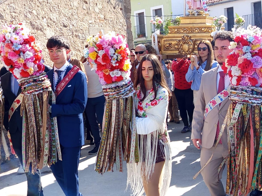 Valdehúncar brilla con el Ángel y el Cristo del Perdón