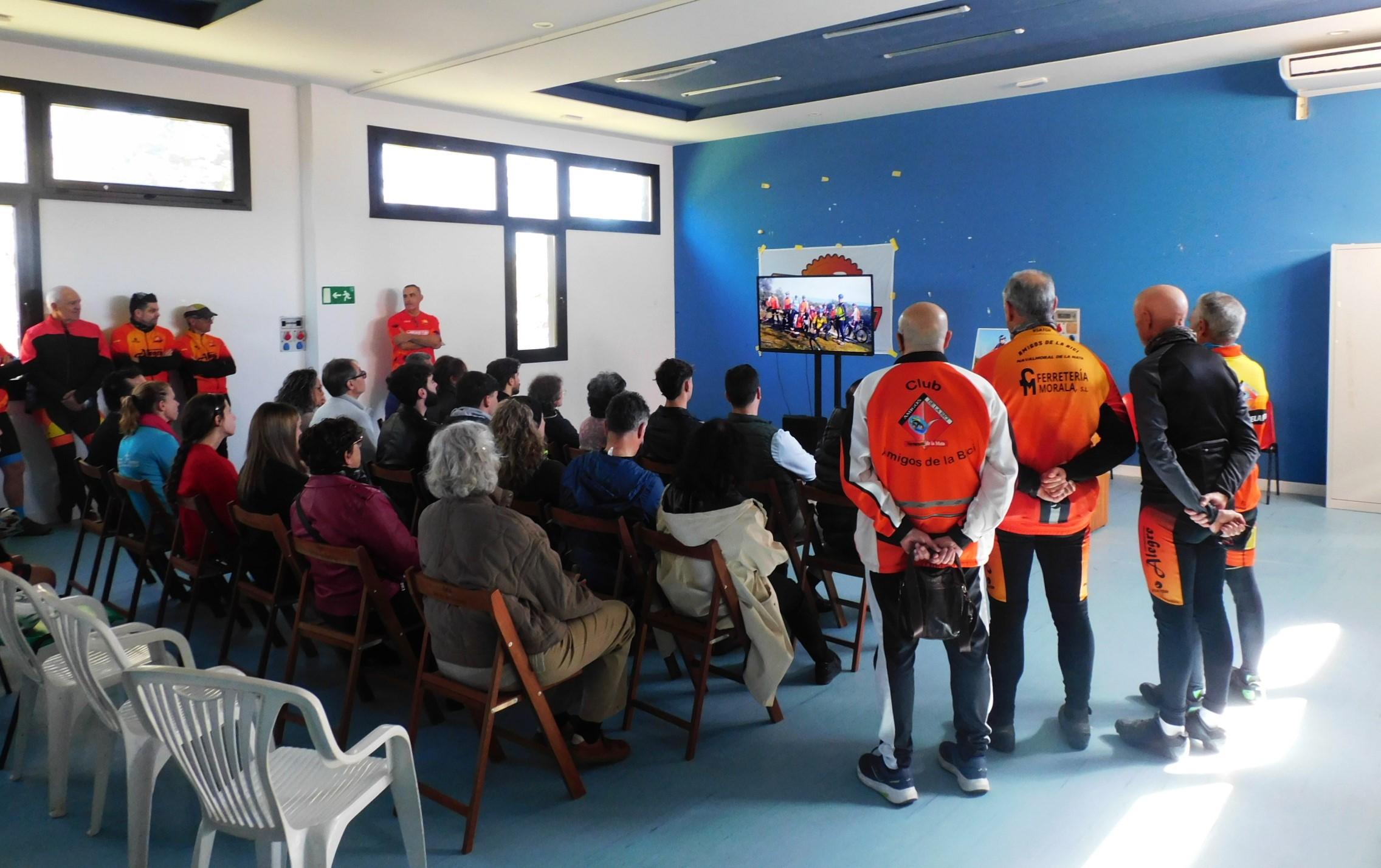 Emotivo homenaje a Nicolás Rivero de los Amigos de la Bici