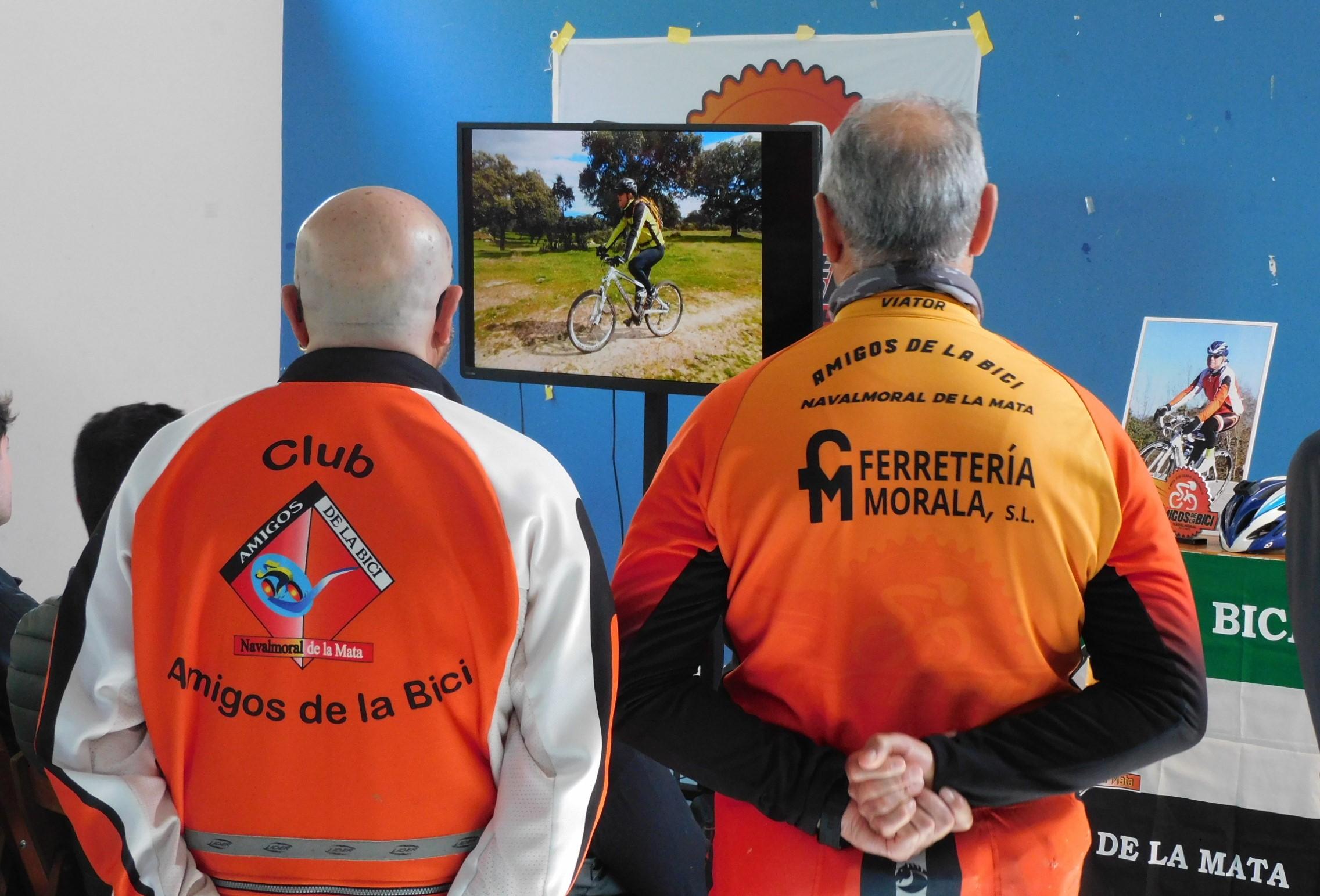 Emotivo homenaje a Nicolás Rivero de los Amigos de la Bici