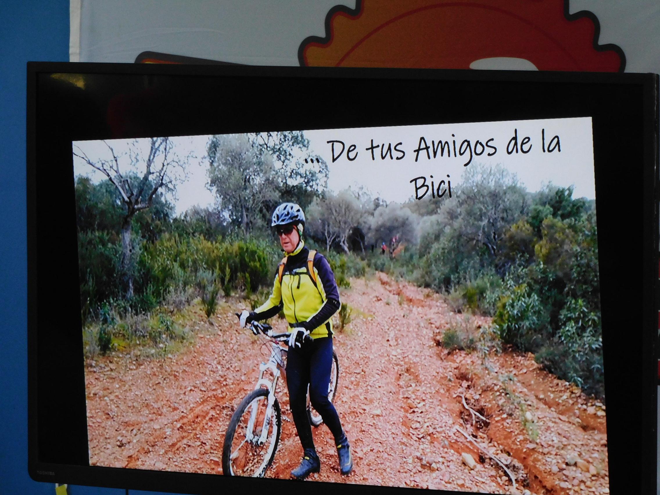 Emotivo homenaje a Nicolás Rivero de los Amigos de la Bici