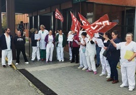 Concentración realizada el miércoles a las puertas del hospital